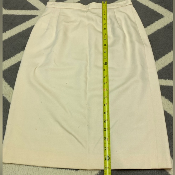 LAUREL by ESCADA Suit Blazer and Skirt 100% Wool - Picture 10 of 14